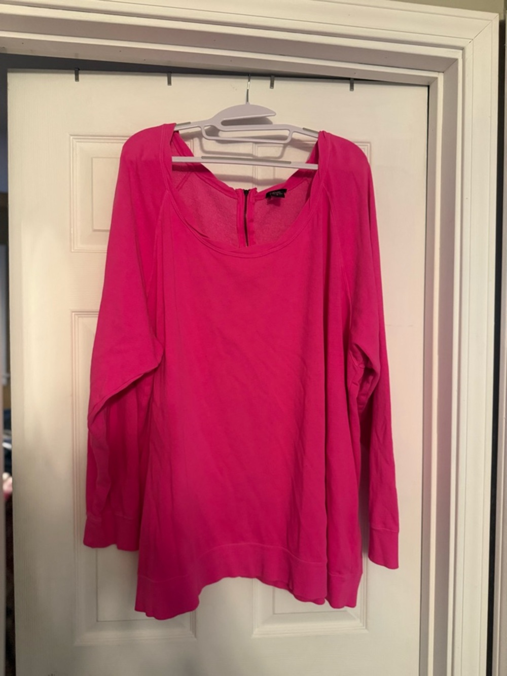 Women’s Bright Pink Long Sleeve Scoop Neck sweatshirt
